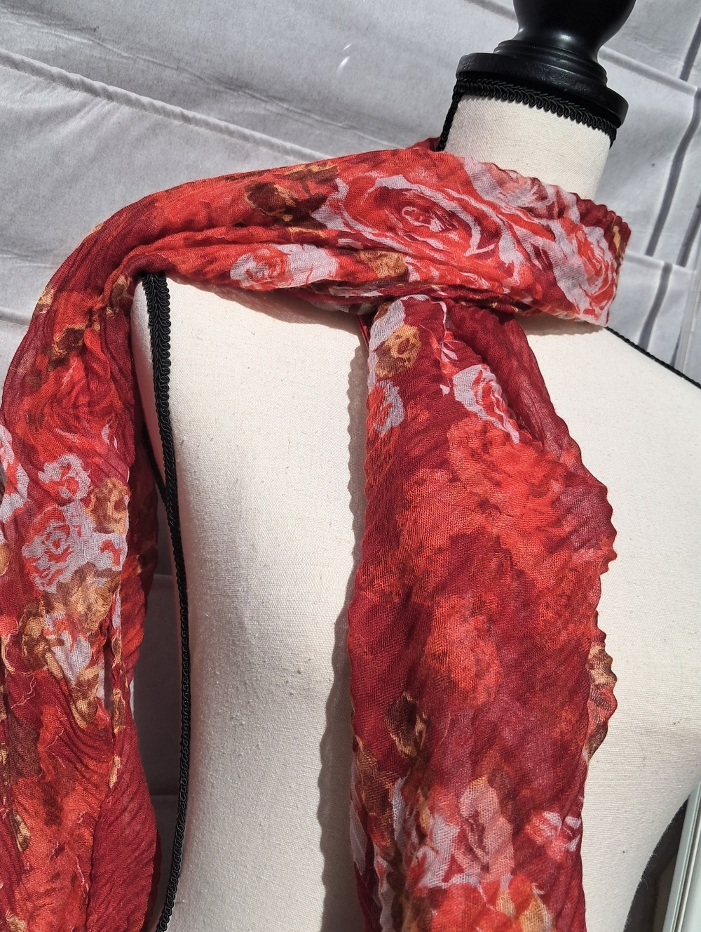 Juicy Couture Red Quilted Shoulder Bag with Gold Hardware Flower Scarf Bundle - Picture 8 of 9